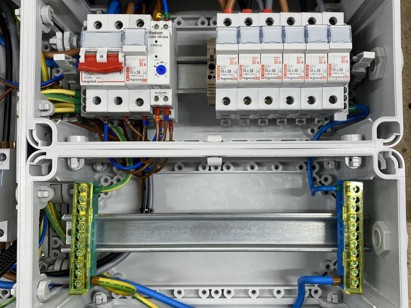 electrical feeder